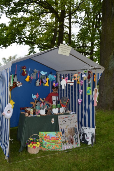 Piknik rodzinny.  Zdrowa rodzina &ndash; &bdquo;Mamo, tato kocham Was, bądźcie zdrowi!&rdquo;